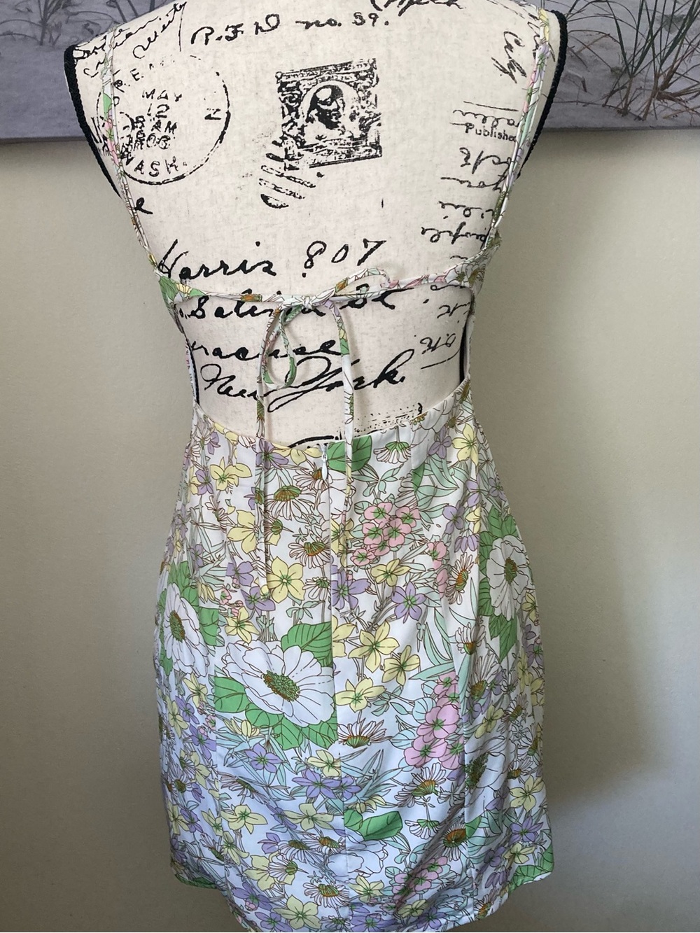 RSQ Tilly’s white floral spaghetti-strap mini dress, pink/green/yellow, size M - Picture 5 of 10